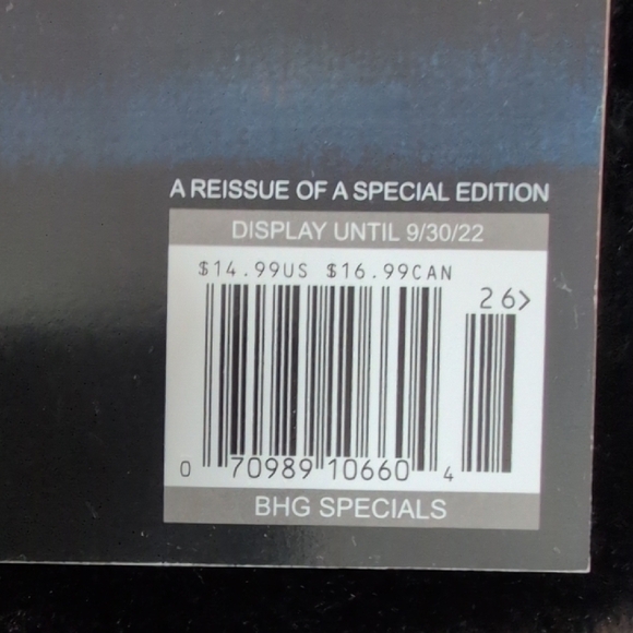 Titanic Commemorative Magazine - Black and Blue Cover - Picture 2 of 7